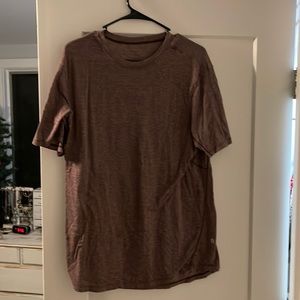 Lululemon men’s classic T-shirt
